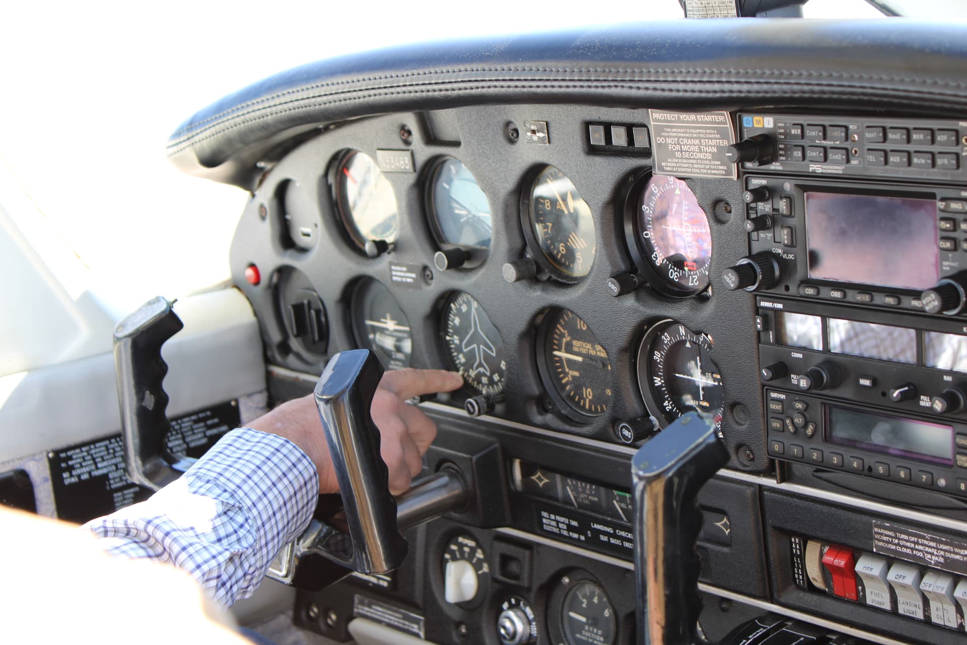 Piper Archer cockpit